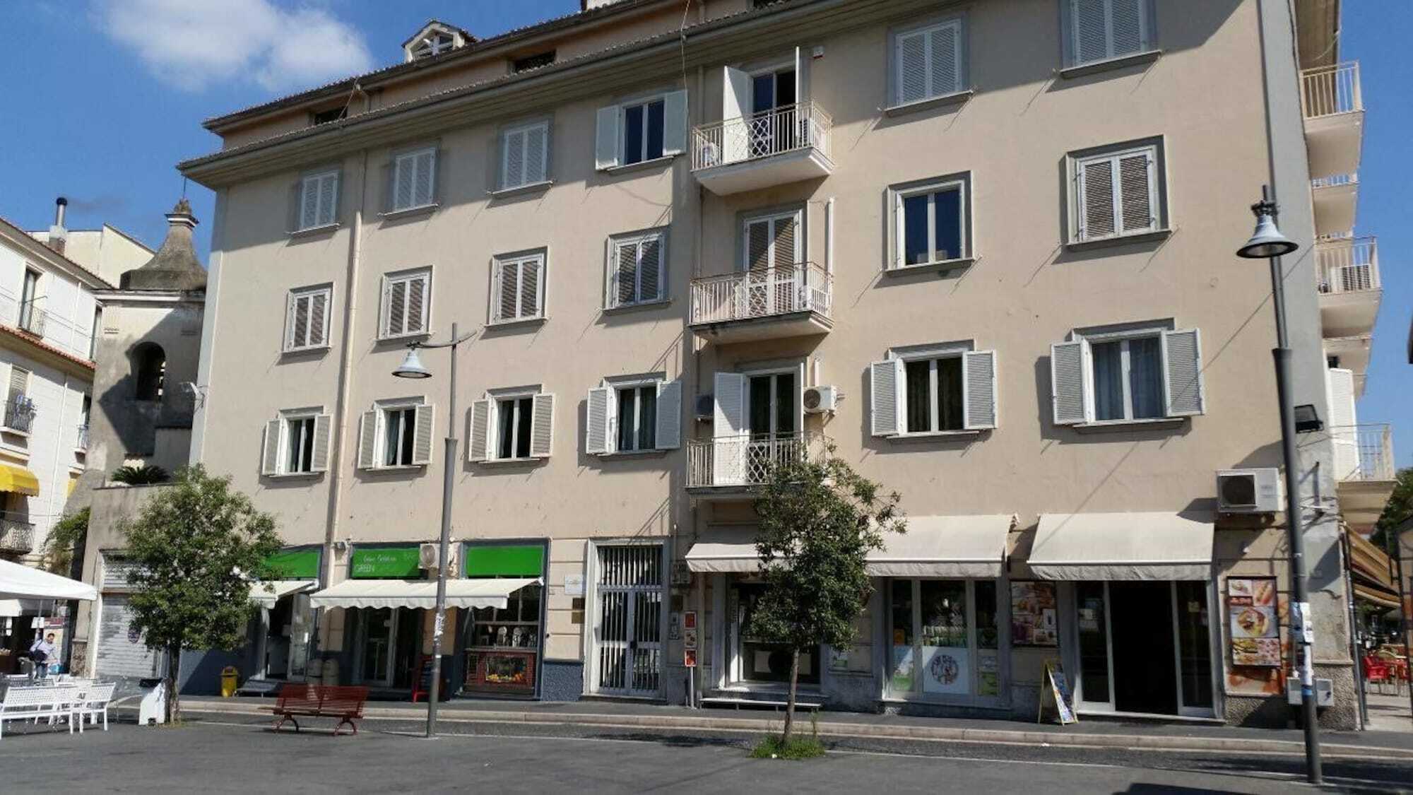 L'Insolita Reggia Казерта Экстерьер фото
